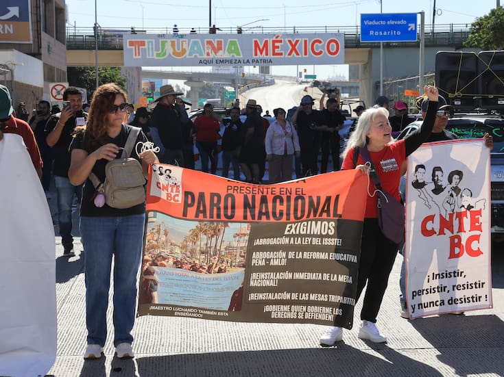 Cierra CNTE garita de El Chaparral en Tijuana