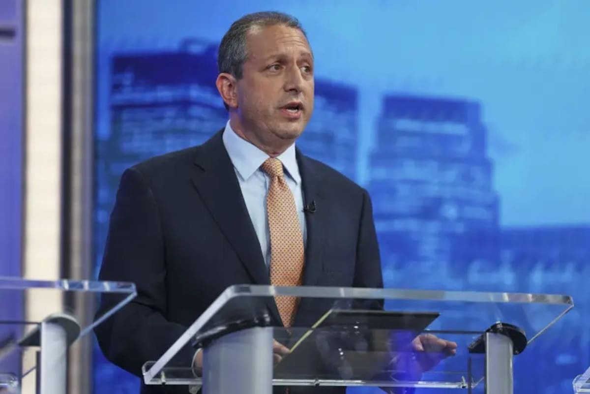 El candidato demócrata a la alcaldía, Brad Lander, habla durante un debate de las primarias demócratas para la alcaldía, el miércoles 4 de junio de 2025, en Nueva York. | Crédito: AP/Yuki Iwamura, Pool