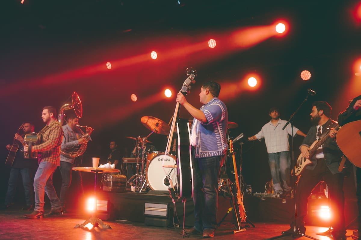 La música mexicana triunfa en Europa de la mano del cantante sonorense. Foto: Cortesía