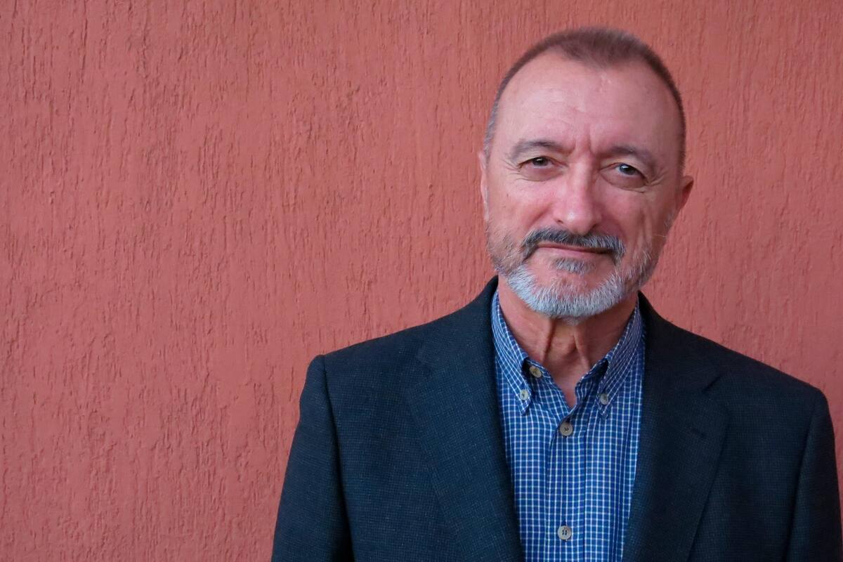 'Soy monárquico en defensa propia': Arturo Pérez-Reverte