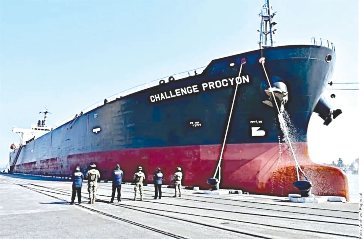 Un buque cargado con 10 millones de litros de diesel fue asegurado en el puerto de Tampico.