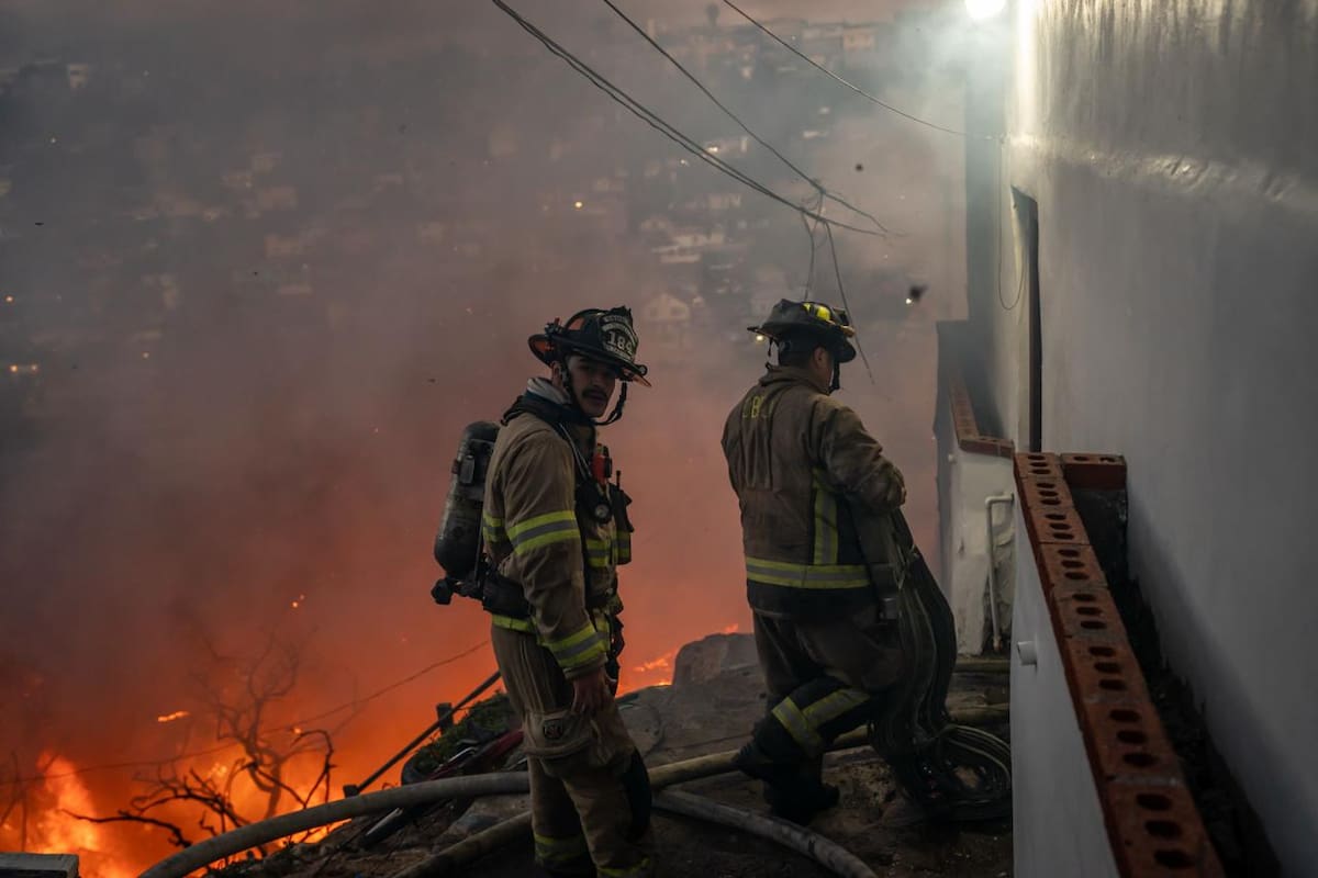 Incendio consume tres viviendas en Ciudad Jardín