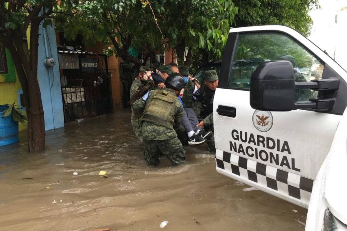 Guardia Nacional apoya a afectados por inundaciones causadas por Hanna en Monterrey