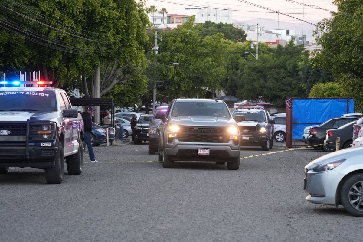 Tres autos se incendian en Residencial Agua Caliente
