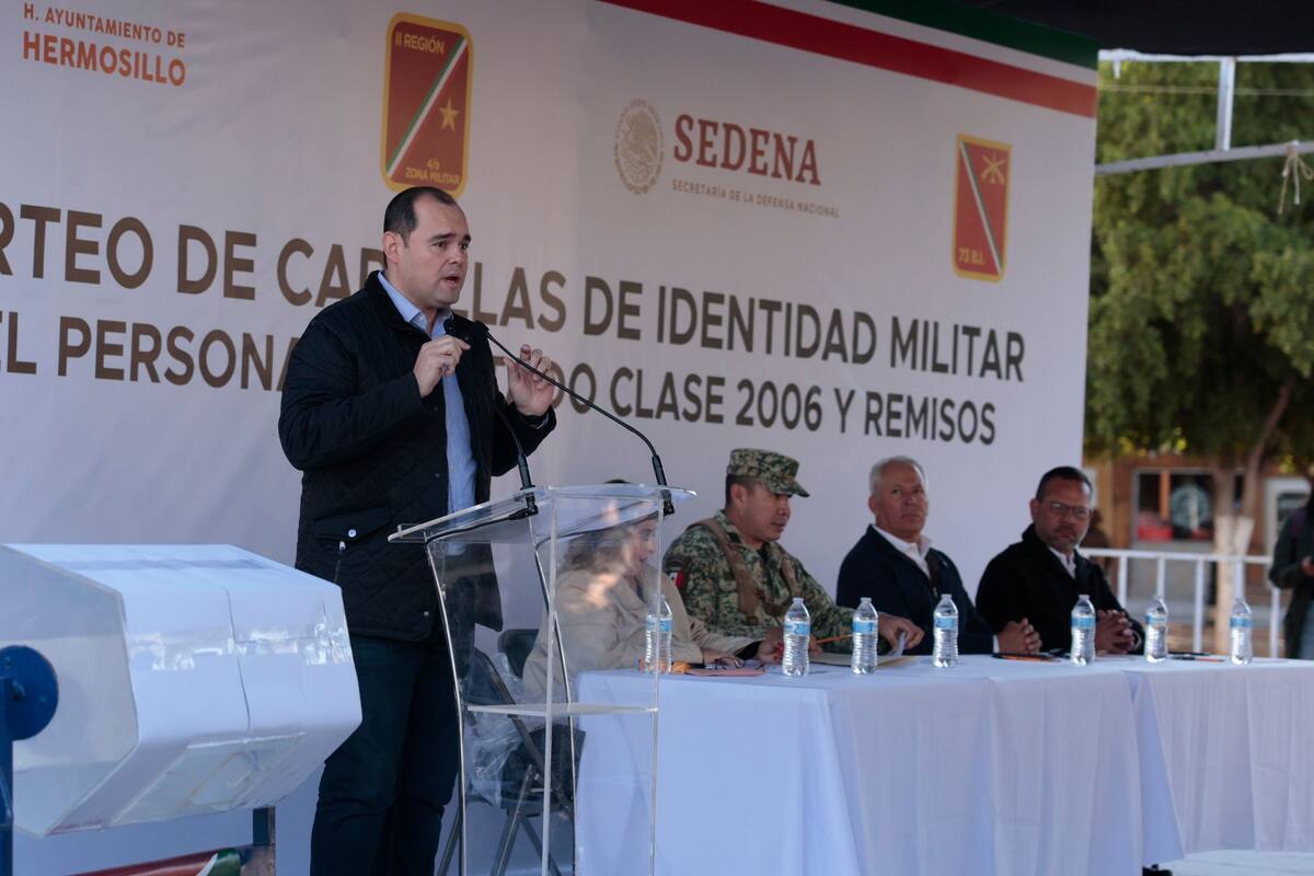 Mil 313 jóvenes participan en el Sorteo del Servicio Militar en Plaza Alonso Vidal