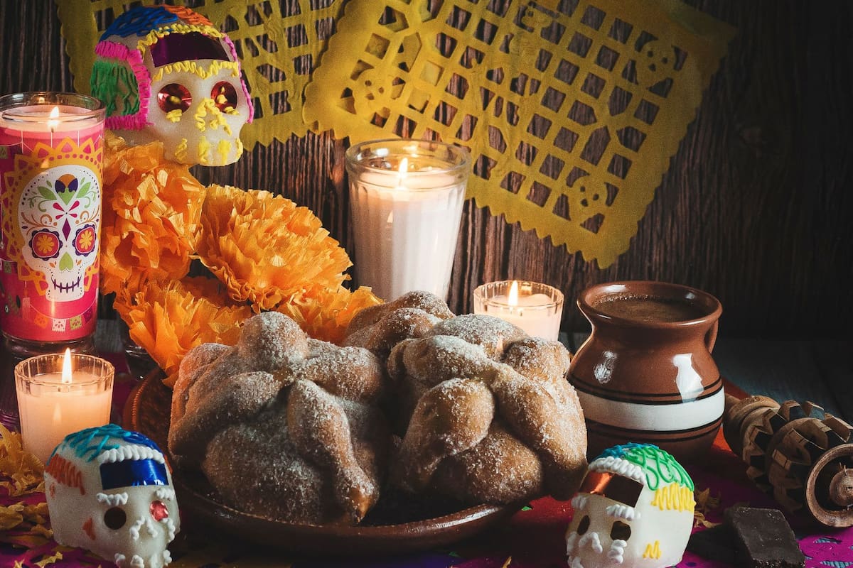 Elementos que no pueden faltar en tu ofrenda de Día de Muertos