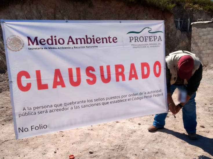 Clausuran predio en Chihuahua por desgajar cerro sin permiso: maquinaria pesada devastó vegetación forestal en zona ejidal