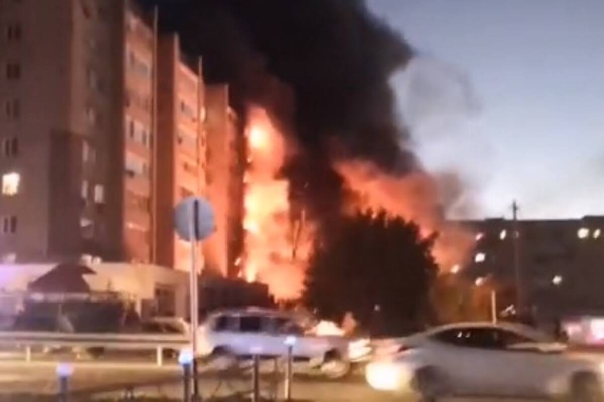 Guerra en Ucrania: Avión militar se estrella contra edificio de apartamentos en Rusia