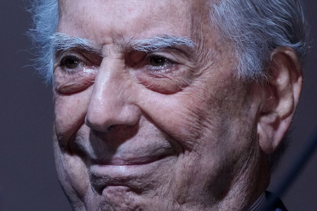 Mario Vargas Llosa fue dado por muerto a causa de un infarto al corazón, pero todo era falso