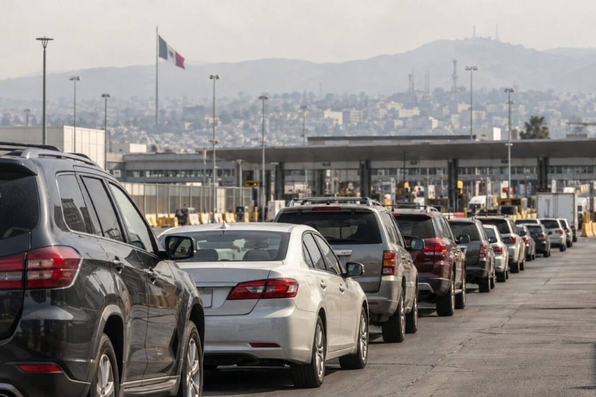 El Gobierno de Claudia Sheinbaum analiza limitar la importación de autos usados de EEUU por emisiones contaminantes