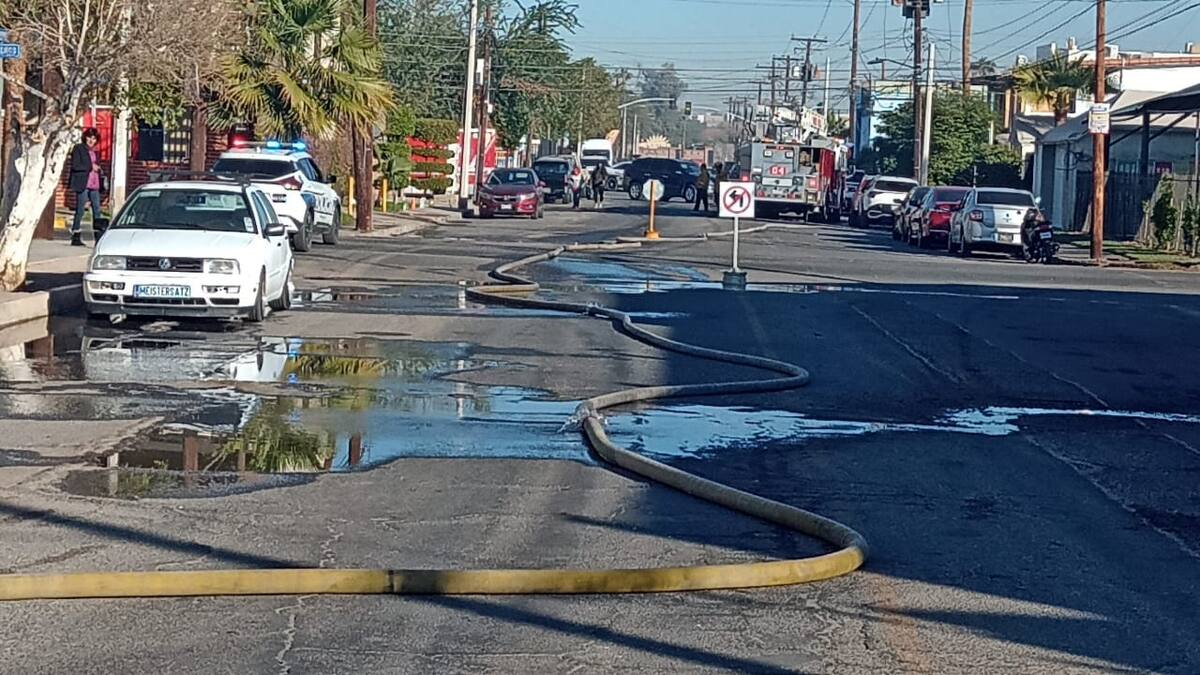 El siniestro afectó completamente la estructura de la vivienda, que se encontraba en desuso. No se reportaron personas lesionadas ni detenidas en el incidente. Foto: Cortesía.