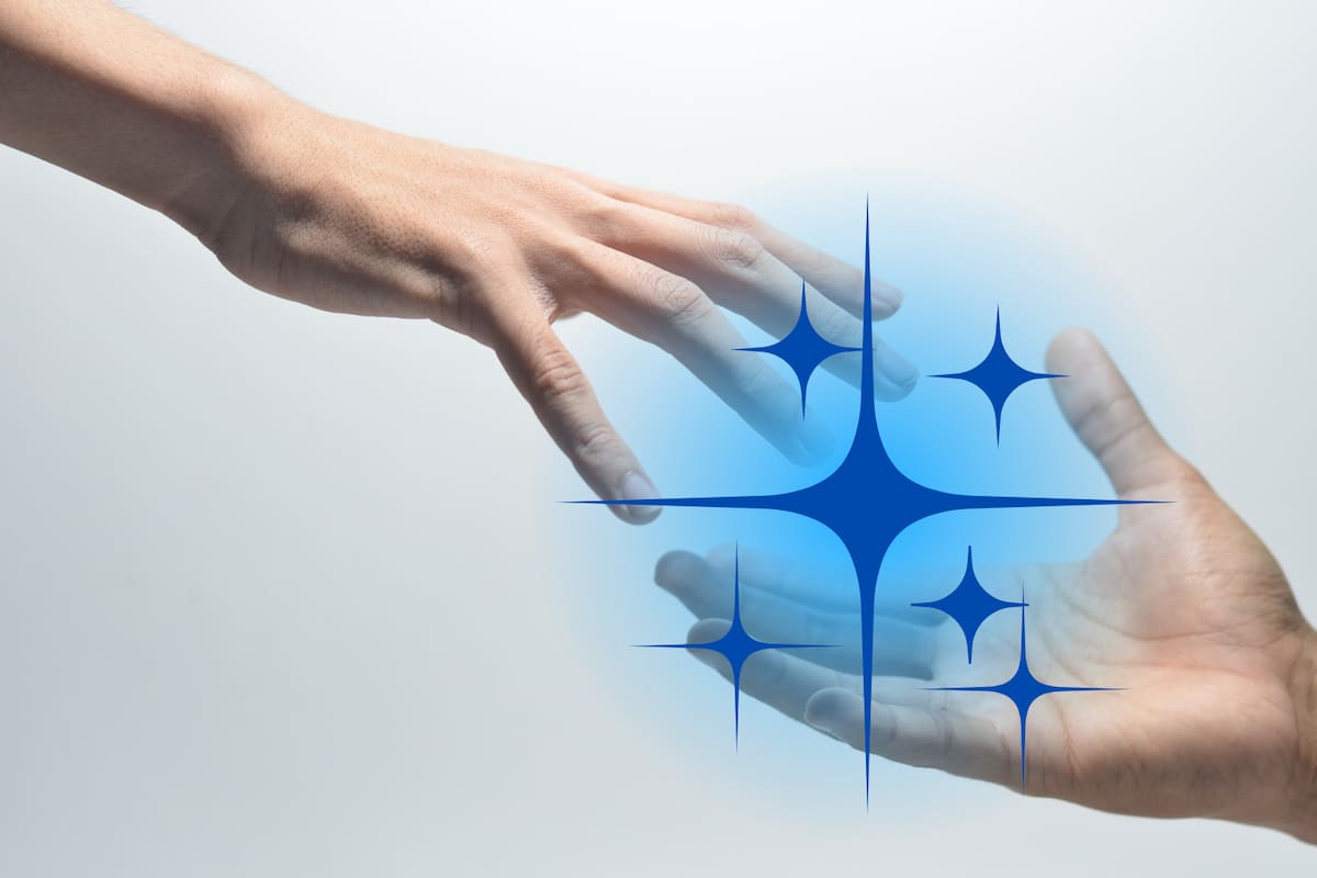 ¿Por qué sentimos pequeños choques eléctricos al tocar a otras personas?