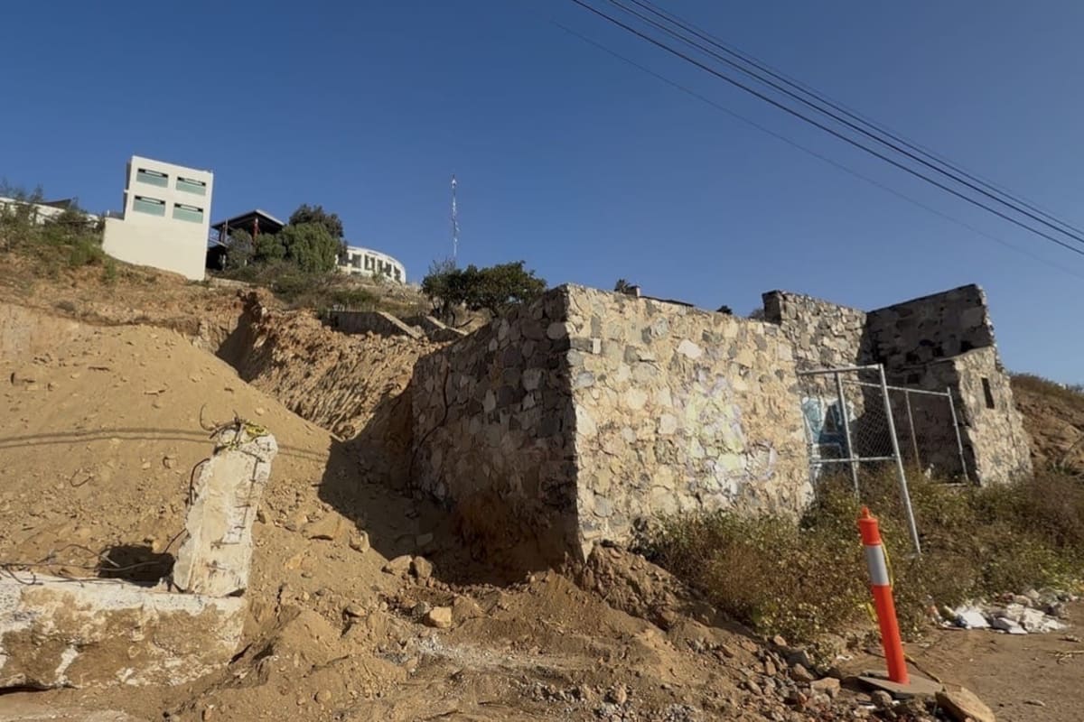 Denuncian que obra de condominios dañó las escalinatas del jardín de Tara