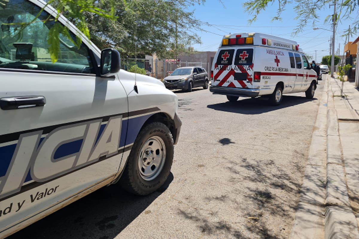 Balean a joven de 20 años afuera de una farmacia en Villas del Rey