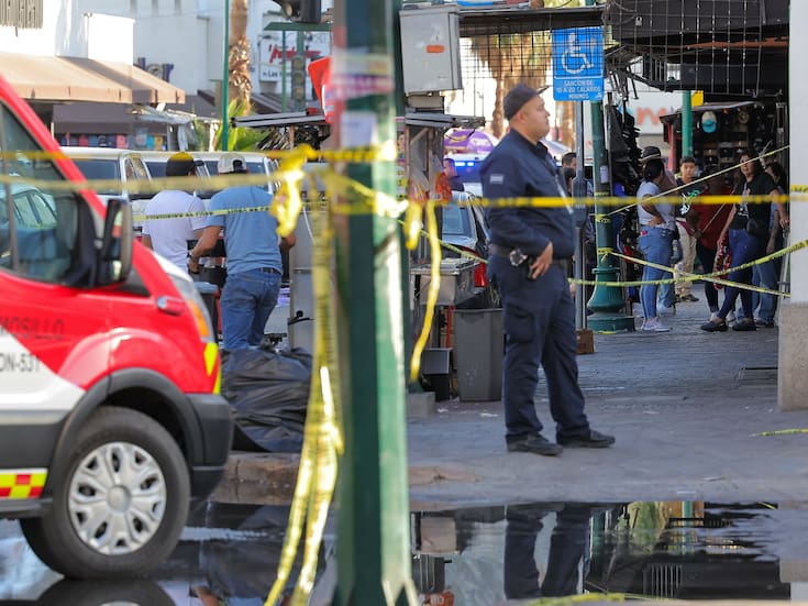 Controlado incendio en tienda Waldo’s en el centro de Hermosillo, informan autoridades