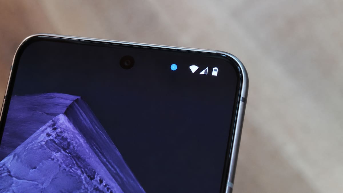 El punto azul en algunos celulares Android indica que una aplicación está usando tu ubicación y puede ayudarte a detectar accesos a datos sensibles