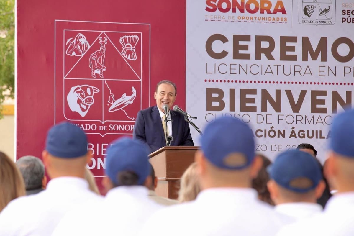 Encabeza el Gobernador ceremonia de graduación de alumnos de Universidad de la Seguridad Pública
