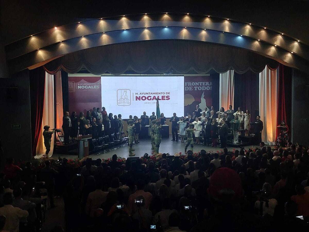 Se realiza protocolo de cambio de poderes en el gobierno de Nogales