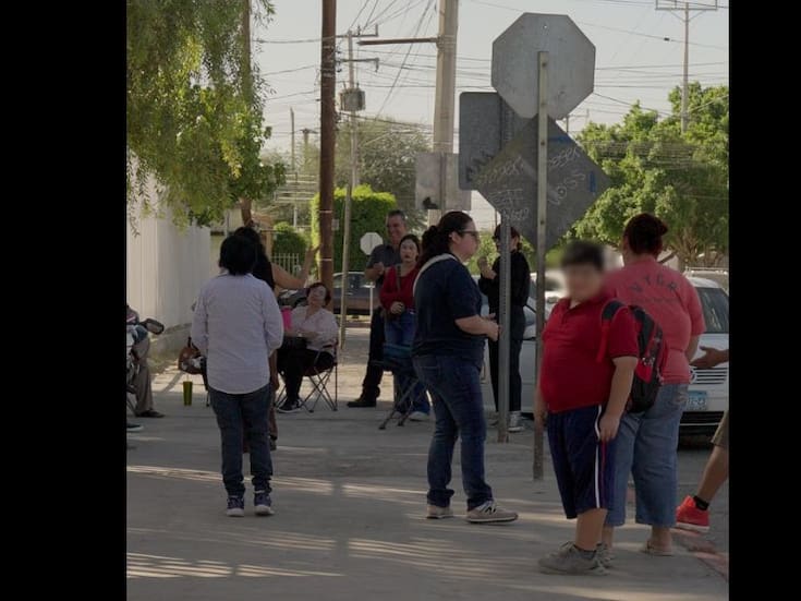 Padres de familia toman primaria “Jesús García”; exigen destitución de la directora