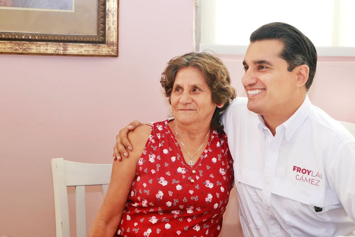 Froylán Gámez encabeza jornada en Nacozari y escucha a familias, comerciantes y militantes
