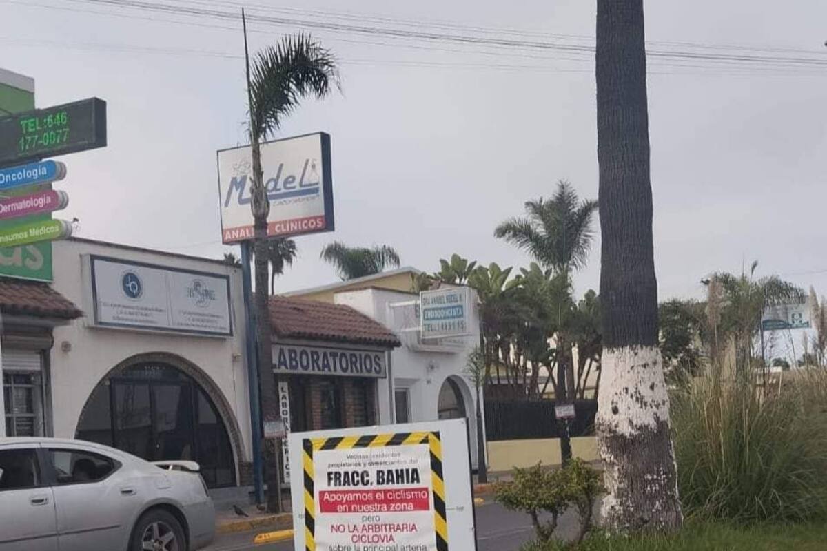 Ciclovía propicia daños en carros estacionados