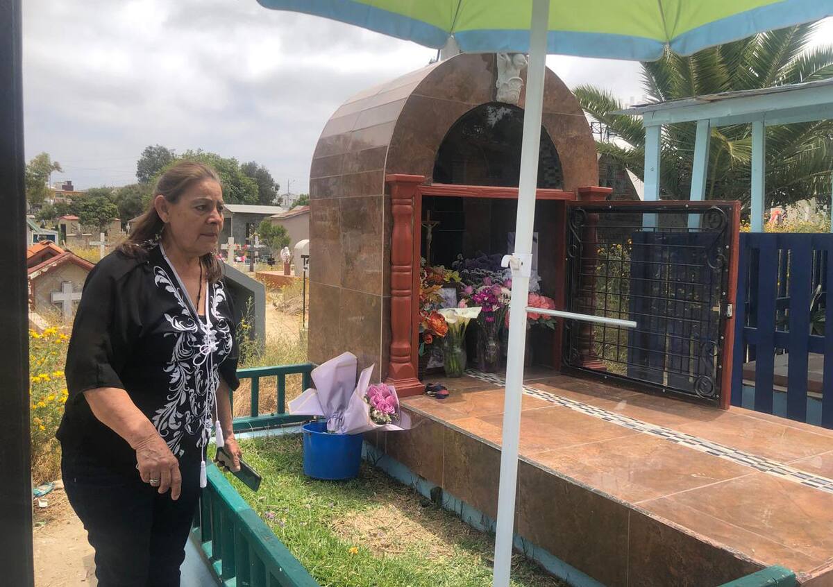 Martha Alicia Aucejo se quejó de la falta de agua que comúnmente hay en una pila, pero éste día casi se encuentra vacía.