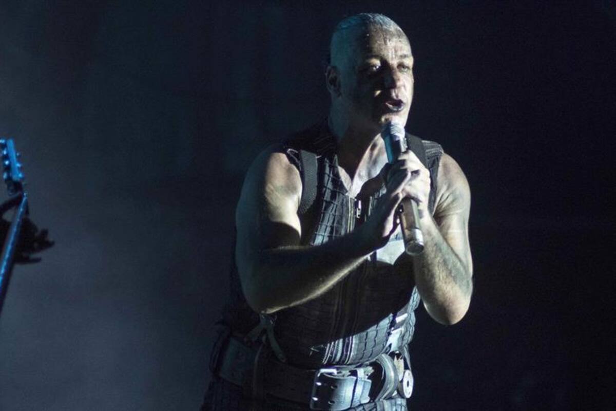 Hospitalizan a vocalista de Rammstein por coronavirus; va a cuidados intensivos