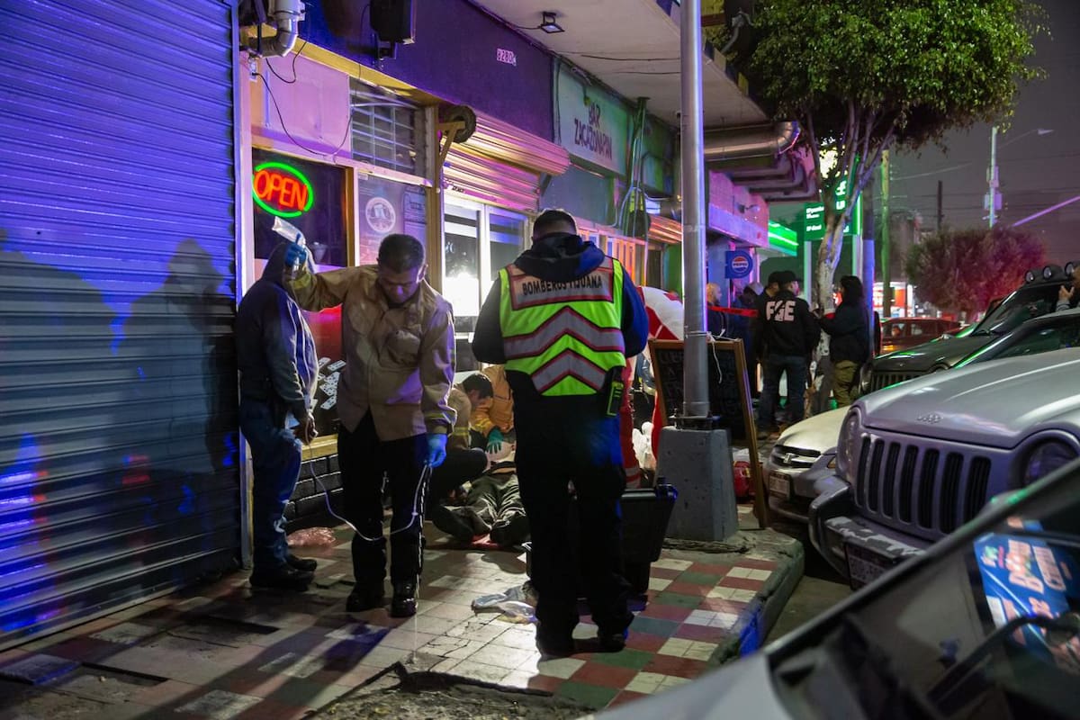 Paramédicos lograron estabilizar a la víctima tras recibir un disparo en la cabeza. Foto: Border Zoom