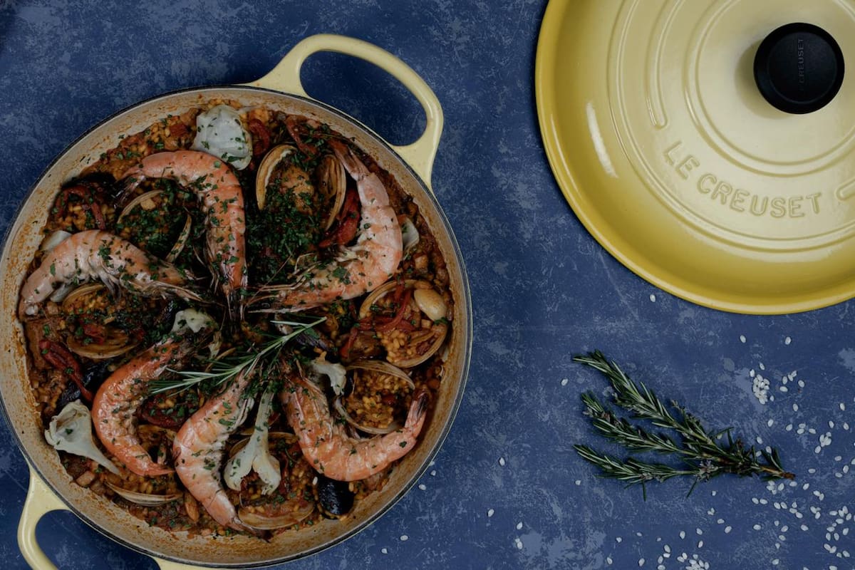 No te pierdas esta exquisita receta del chef Mikel Alonso en el Día de la Paella