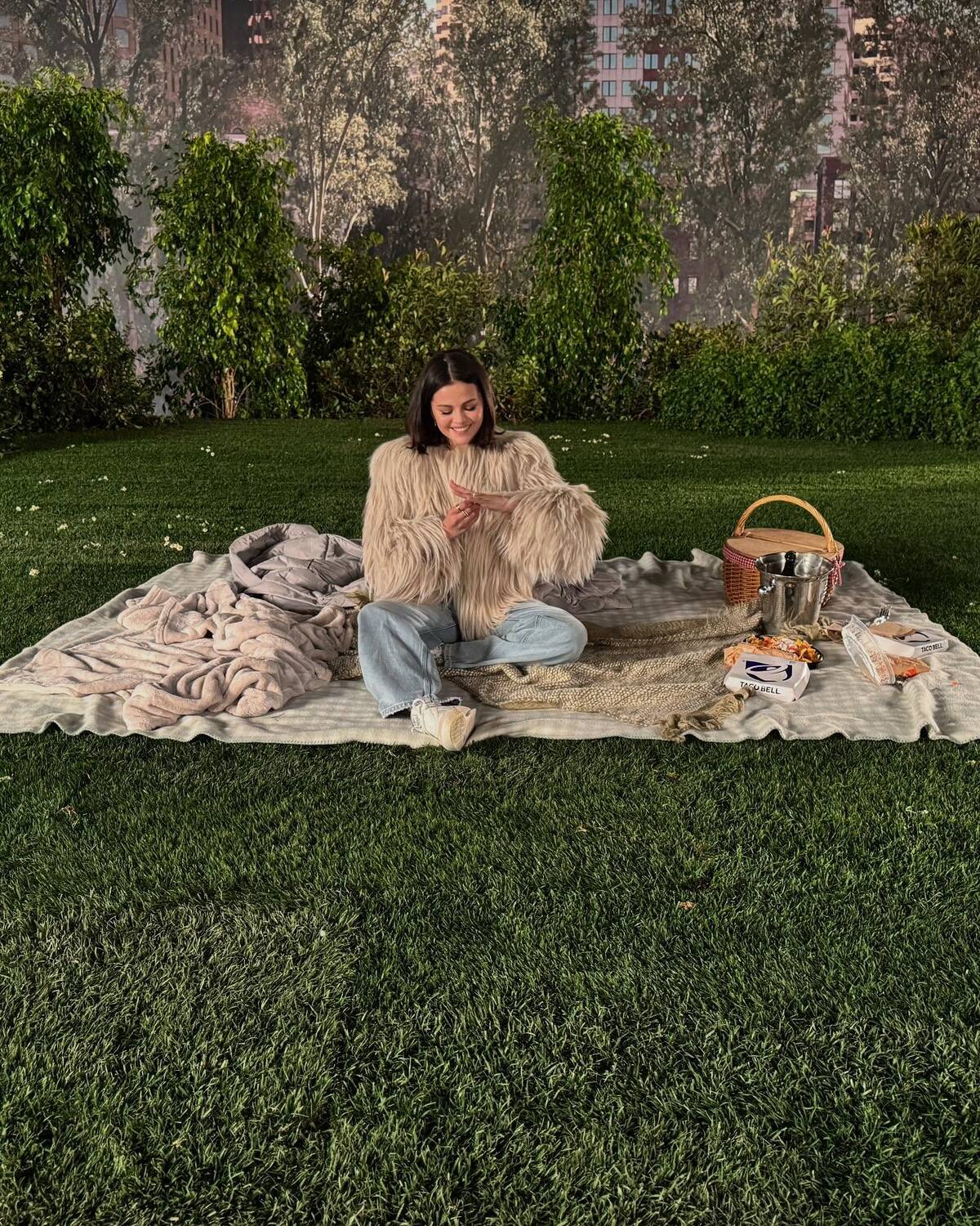 Selena Gomez se compromete con Benny Blanco / Instagram @selenagomez