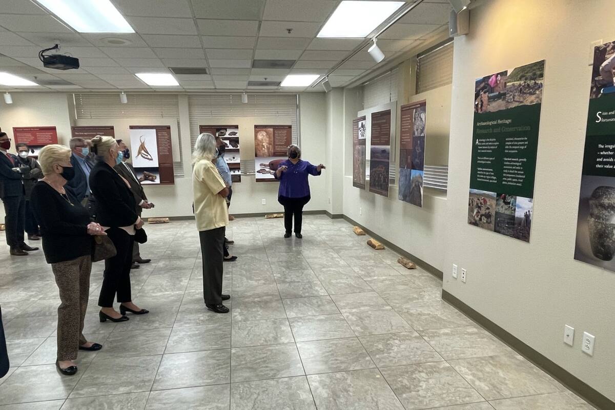 Exhiben riqueza de la zona arqueológica de Trincheras
