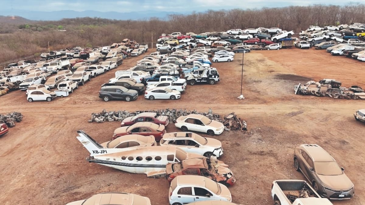 Más de 2 mil 500 vehículos baleados, incendiados y blindados evidencian la narcoguerra en Sinaloa: Fiscalía de Culiacán resguarda patrullas atacadas, camionetas “monstruo” y avionetas ligadas a la disputa entre Los Chapitos y La Mayiza