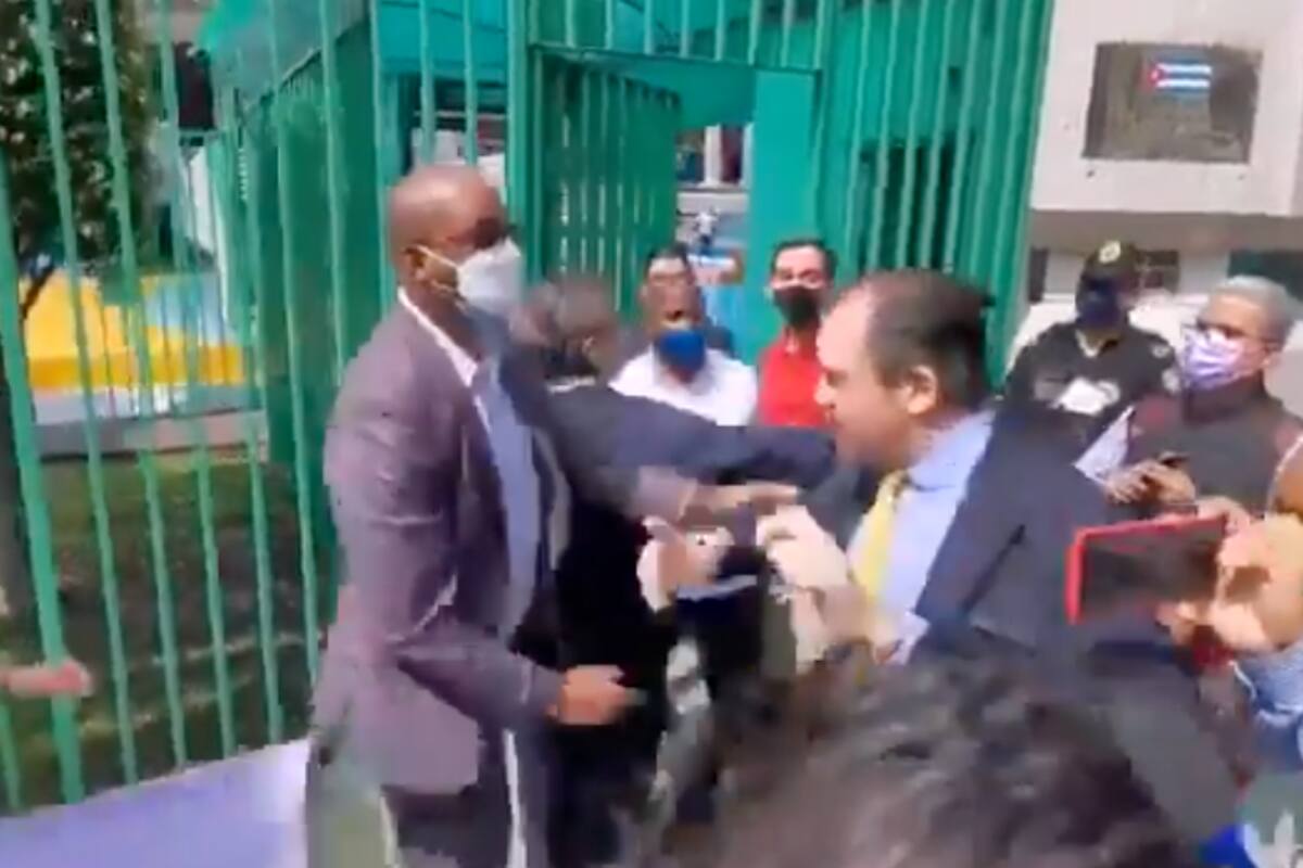 VIDEO: AMLO exhibe como “racista y clasista” a René Bolio de la CMDH