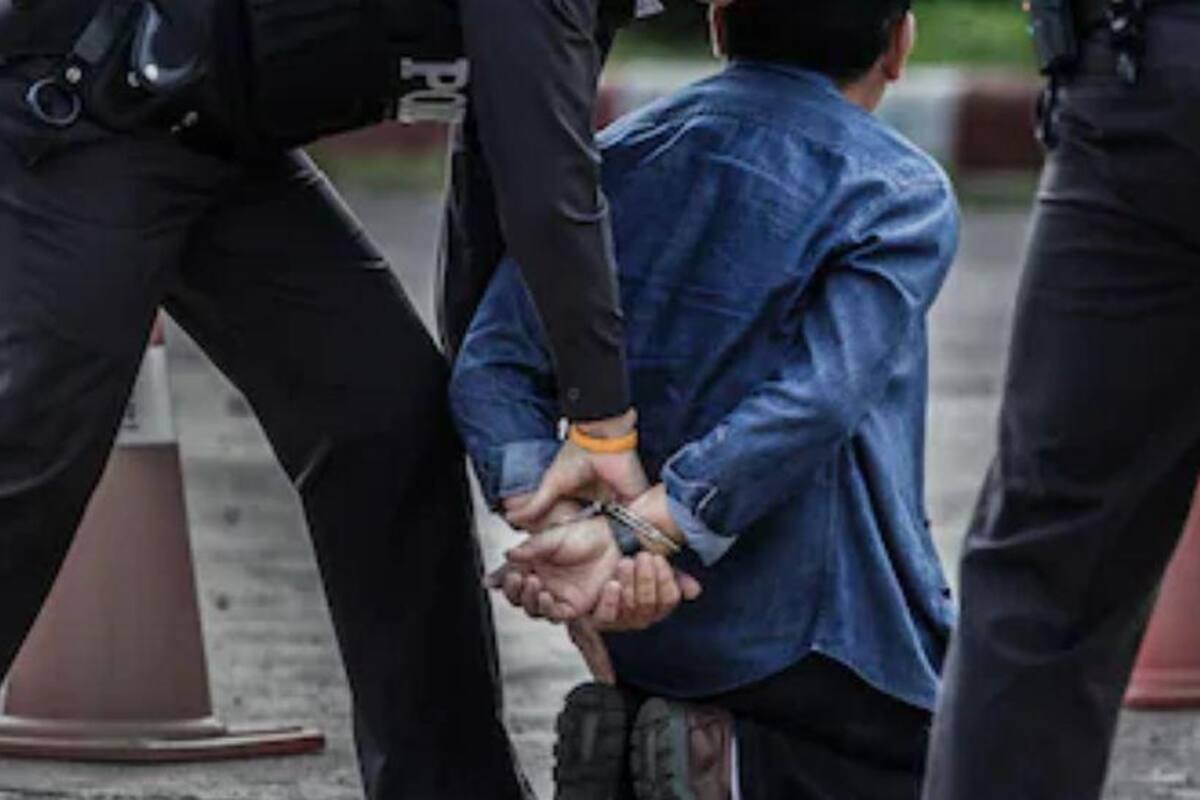 "Maldita nos trae el coronavirus": entre dos agreden con cloro a enfermera