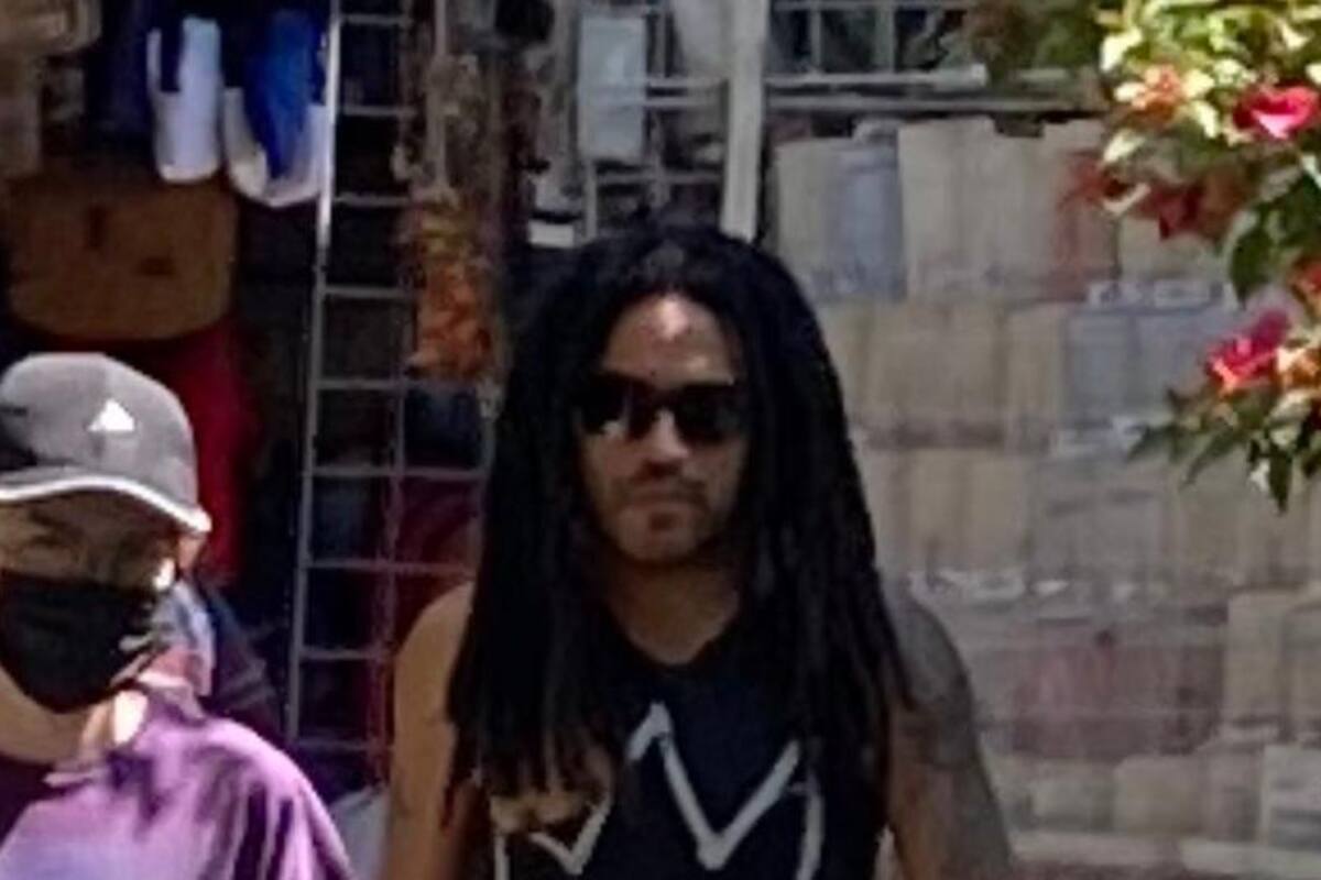 Lenny Kravitz se pasea por las calles de Ciudad de México