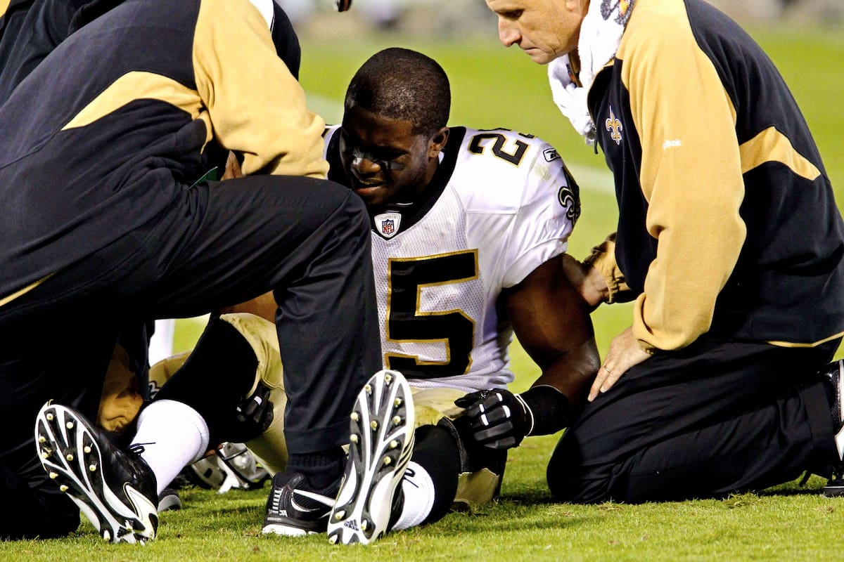 Reggie Bush advierte a la NFL que los campos sintéticos están lesionando a los jugadores