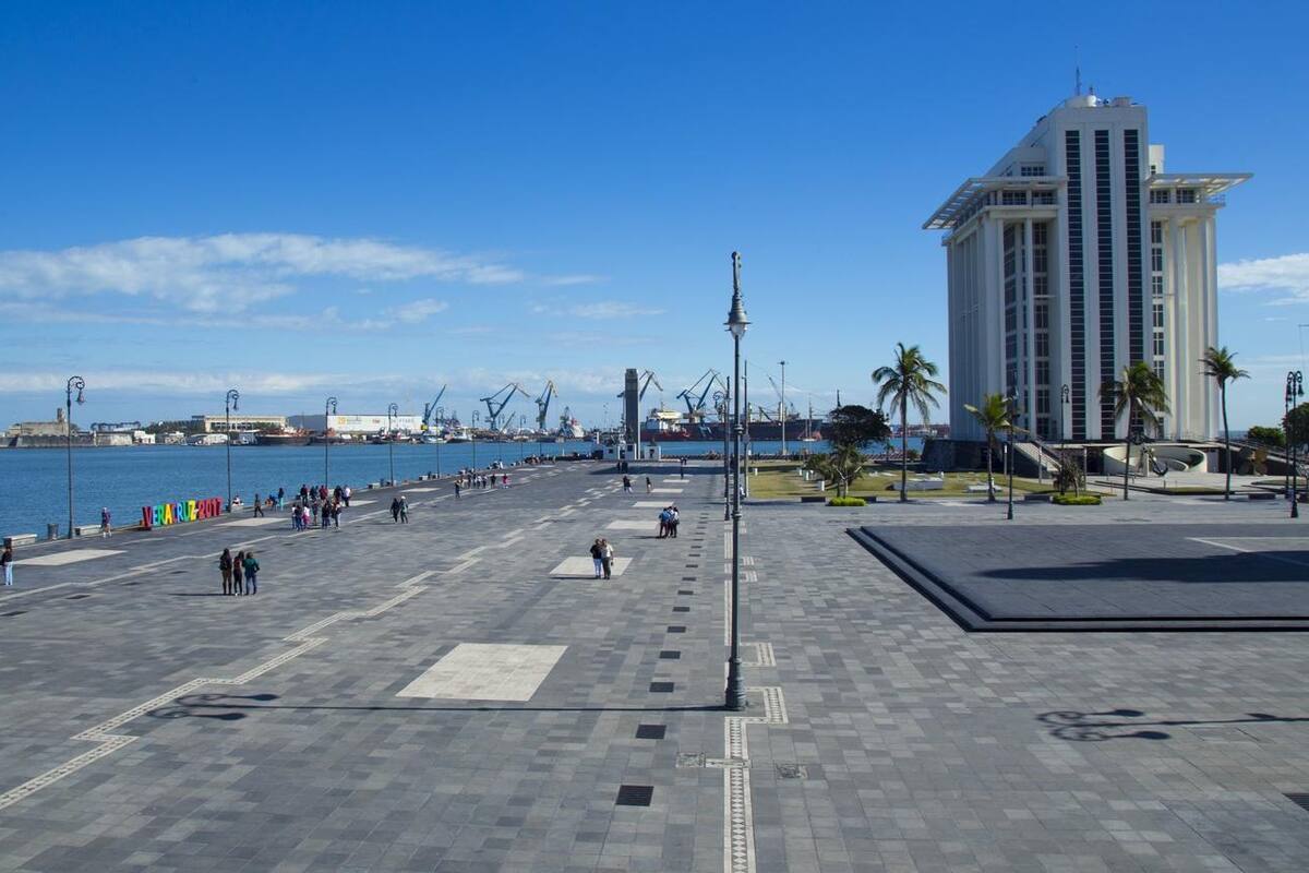 ¡100 años de concesión! AMLO busca revocar contrato de un siglo en Puerto de Veracruz