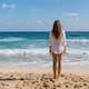 Por qué algunas personas piden permiso al mar antes de entrar, según creencias espirituales