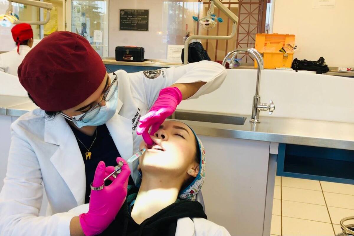 Estudiante de odontología ofrece tratamientos a bajo costo en la Unison