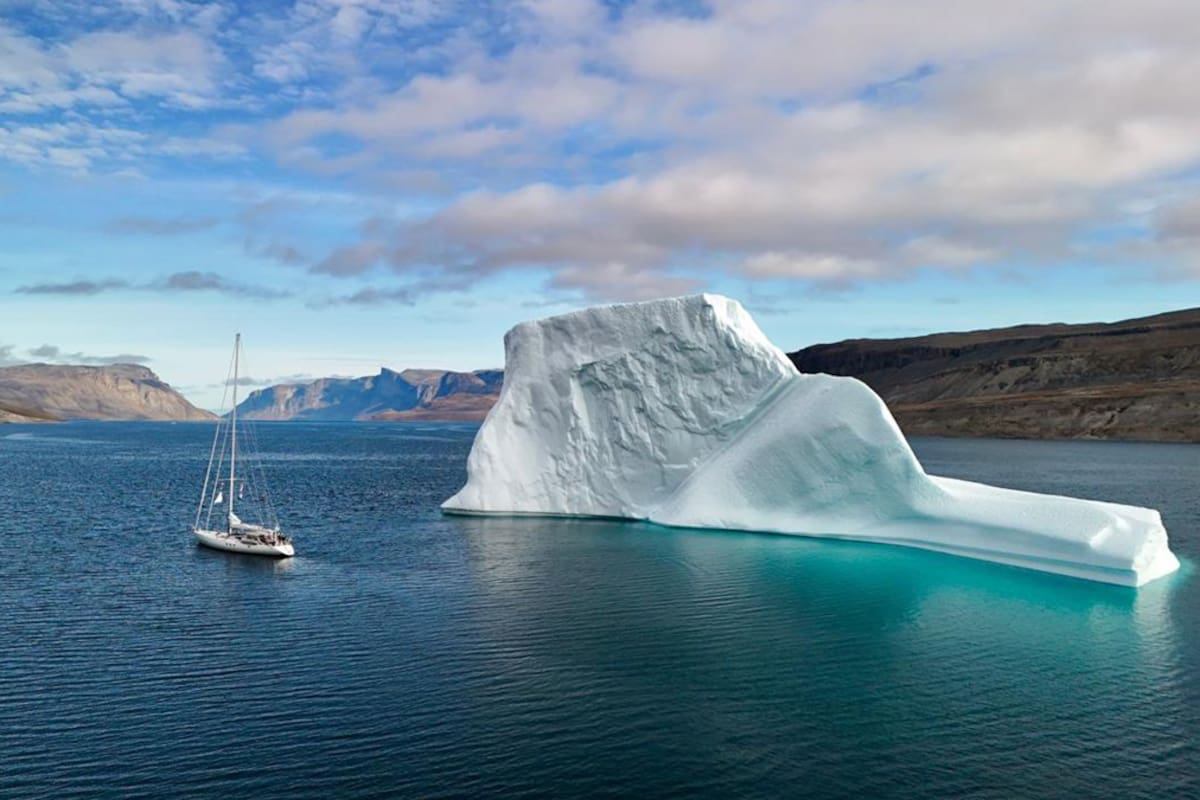 Una expedición mexicana cruzó por primera vez en velero el Paso del Noroeste: recorrió 4,500 millas entre hielo, ballenas y osos polares