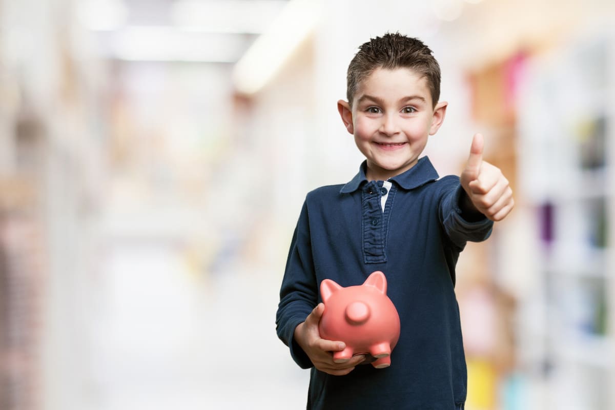 ¡Ahorra sin darte cuenta! Estrategias infalibles para que los niños logren sus metas, según la Condusef