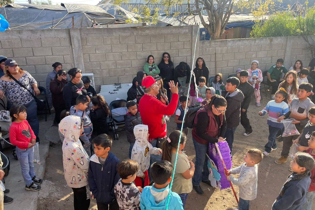 Piden donaciones para llevar alegría a niños en posada navideña