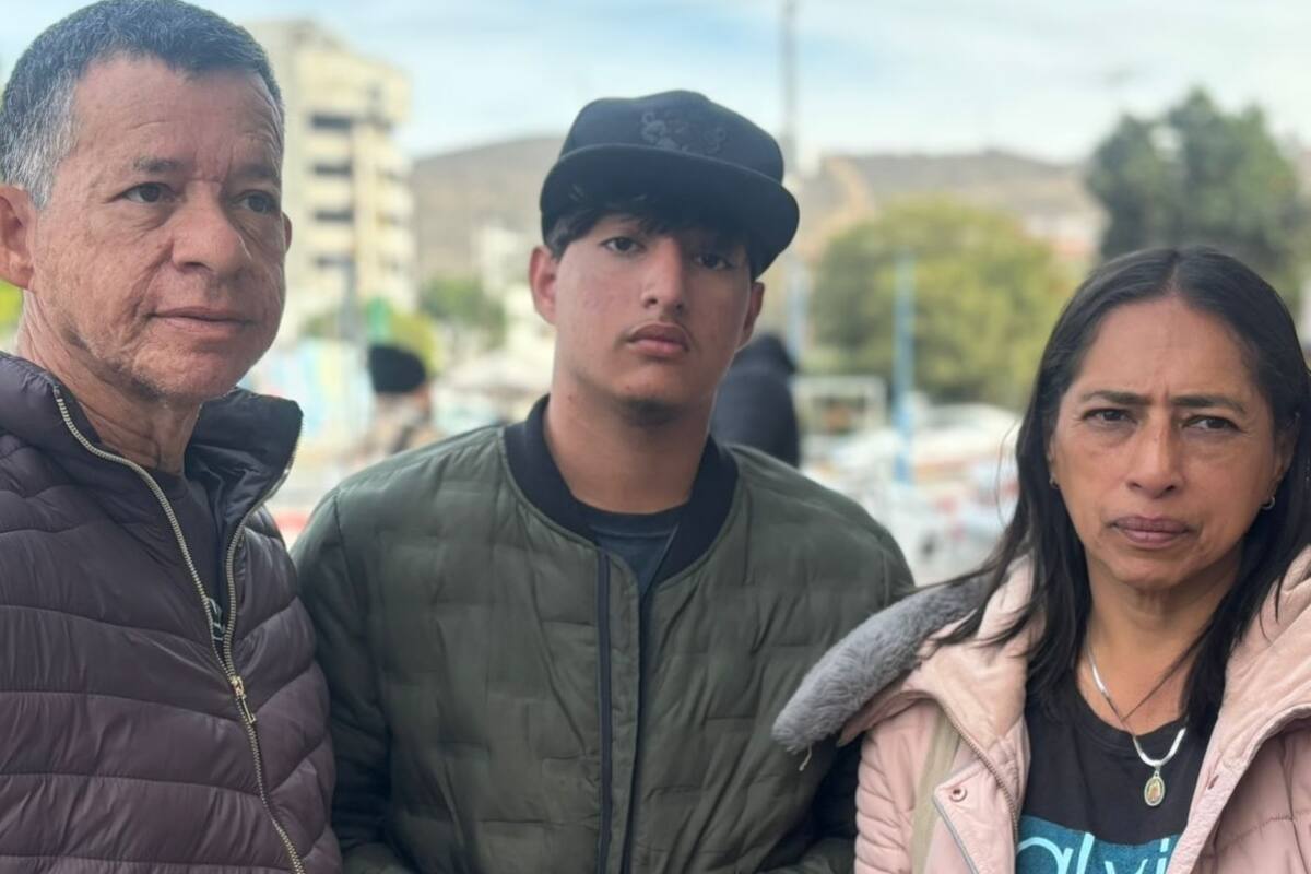 Adolescente migrante mantiene el sueño de formar su banda