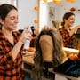El truco del shampoo seco y el secreto del encaje: cómo elegir la peluca perfecta para tu disfraz de Halloween sin tirar tu dinero