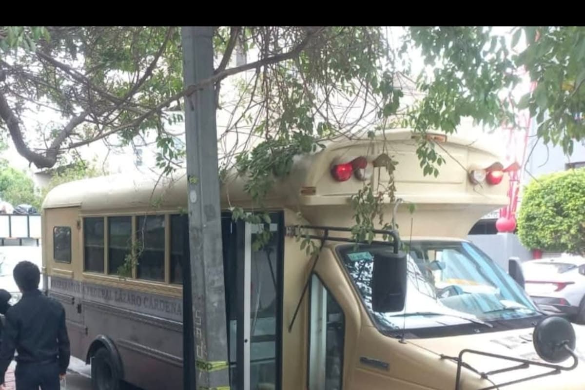 Roban camión escolar de la Lázaro II