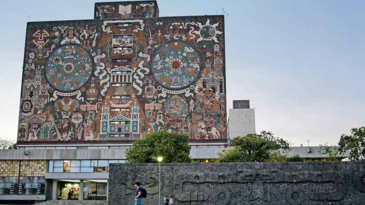 Aspirantes de la UNAM durante el proceso de evaluación para el ingreso a licenciatura, en una jornada marcada por la aplicación del examen de control presencial. (El Universal)
