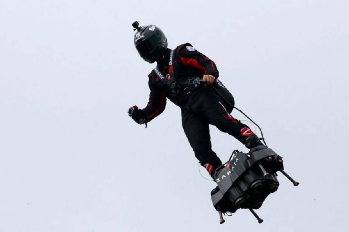 Franky Zapata, cruza el canal de la mancha en ‘flyboard’