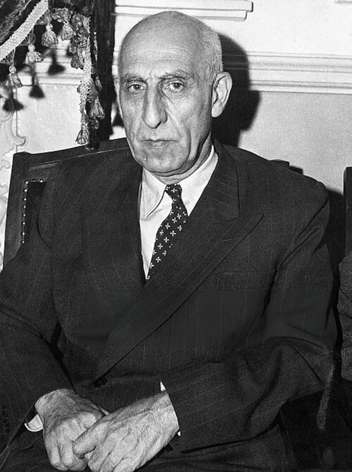 Mohammad Mosaddeq, primer ministro de Irán entre 1951 y 1953, fue derrocado el 19 de agosto de 1953 en un golpe de Estado respaldado por Estados Unidos y Reino Unido. | Crédito: International News Photos / Wikimedia Commons / Dominio público en Estados Unidos.