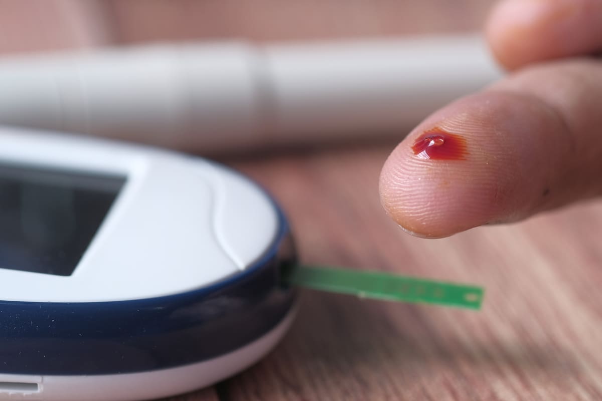 Factores diarios que elevan el azúcar en sangre sin que te des cuenta