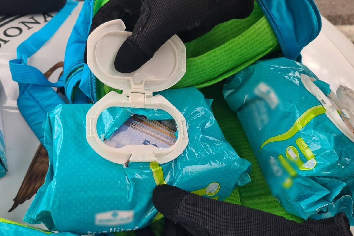 GN detiene en Guerrero a persona que transportaba más de 2 mdp empaquetados como toallas húmedas